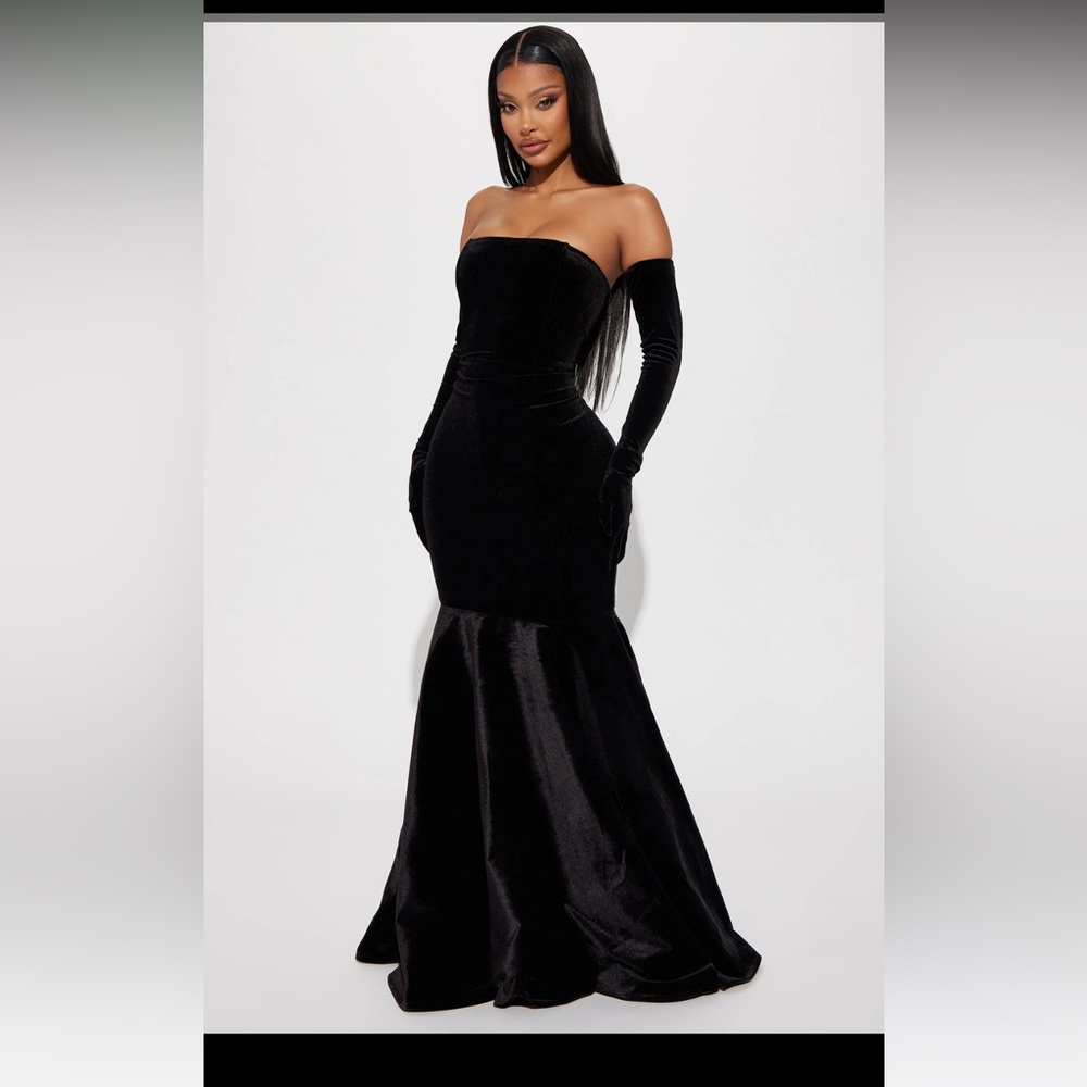 Black formal gown with matching gloves